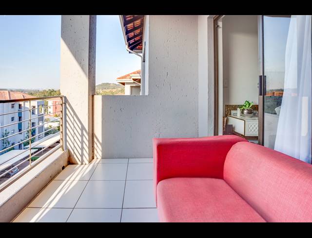 2 BEDROOM APARTMENT FOR SALE IN LONEHILL
